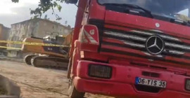 Elazığ'da iş makinesi ile kamyonun arasına sıkışan işçi öldü