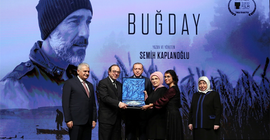 Kaplanoğlu filminin galasını sarayda yaptı