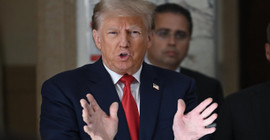 Trump, cinsel saldırı suçlamasıyla ilgili 'zarar tazminatı' davasında ifade verdi