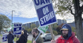 ABD'de otomobil işçilerinin grevi genişliyor: Mack Trucks'ta da grev başladı