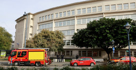 Fransa'da öğretmenin öldürüldüğü okulda bomba ihbarı