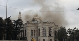 İ.Ü'den dumanlar yükseliyor