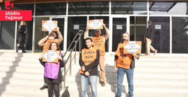 Mersin'de 'boş cüzdanlı' asgari ücret protestosu