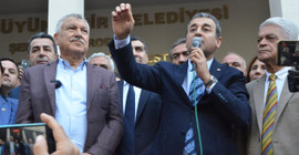 Adana Büyükşehir Belediyesi'ne operasyon... CHP'li Bulut: AKP, seçim startını bu operasyonla verdi