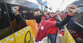 Galatasaraylı taraftarlar 3 yıl 10 ay sonra Kadıköy’de