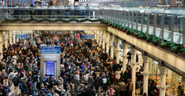 Eurostar tünelini su bastı, Avrupa'da yılbaşı öncesi binlerce kişi yolda kaldı