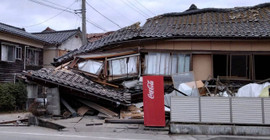 Japonya'da 7.6 büyüklüğünde deprem tsunami tetikledi, halka kıyı bölgelerini terk etme uyarısı yapıldı