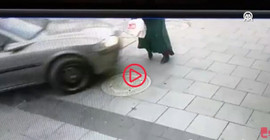 Sakarya'da otomobilin kaldırımda çarptığı yaya öldü