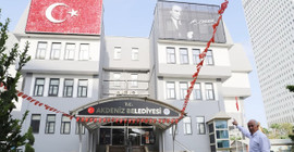 DEM Partili Meclis Üyesi Özgür Çağlar: Belediyenin taşınmazları batan geminin malları gibi dağıtılıyor