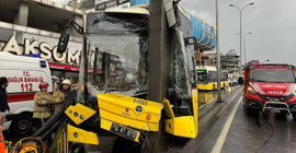 Esenyurt'ta İETT otobüsü direğe çarptı