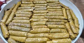 Tencereden yaprak sarma kararmadan çıkıyor! Sarma sararken bilmeniz gereken tüyo