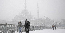 Meteoroloji kar yağışı için yeni tarih verdi: Valilik ve AKOM, İstanbulluları uyardı