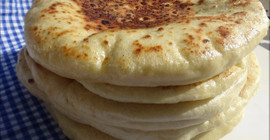 Birçok ev hanımı bazlamayı böyle hazırlıyor! Hava yastığı gibi kabaran bazlamanın sırrıymış