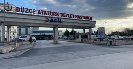 Düzce'de iş cinayeti: Forklift devrildi, paletlerin altında kalan bir işçi öldü, bir işçi ağır yaralı