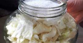 Köylülerin kimseyle paylaşmadığı tüyo!... Kıtır kıtır turşuyu böyle hazırlıyorlar