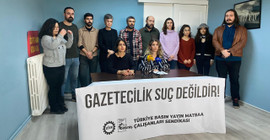 Basın-İş İzmir’de gözaltına alınan gazeteciler için açıklama yaptı
