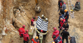 Sancaktepe'de iş cinayeti: Toprak altında kalan işçi öldü