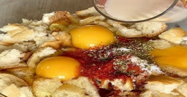 Bayat ekmekleri çöpe atmamalısınız; İşte 1 tepsi börek yapmanın püf noktaları