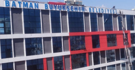 Kayyım tabela astı: Batman 'Büyükşehir' mi oldu?