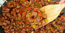 Kırmızı ete 1 kaşık eklediğinizde etin lezzeti artıyor! Kırmızı eti kurutmadan pişirme tüyosu