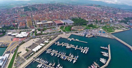 İstanbul'a yakın. Ülkenin en huzurlu illerinden biriymiş.. Akın akın emekliler gidiyor