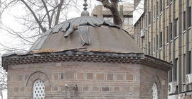 540 yıllık türbenin kurşun levhaları çalındı