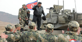 'Tank şoförü' Kim'den ordu birliklerine 'savaşa hazırlıklı olun' emri