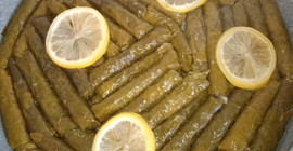 Sarma tenceresinin dibine serin sarma daha lezzetli oluyor! Dibinin tutmaması için deneyin