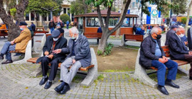 DİSK-AR: Türkiye'de yaşlılarda yoksulluk oranı 3 yılda iki kat arttı