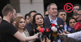 DEM Parti, YSK önünde açıklama yaptı: Van'da kazanılan seçim AKP'ye verilmek isteniyor