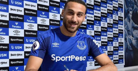 Cenk Tosun Everton'la imzayı attı