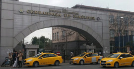 Tıp fakülteleri borç batağında