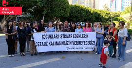 Adana'da kadınlar çocuk istismarı failinin beraat etmesini protesto etti