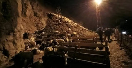 Hakkari'de heyelan: Koyunlar toprak altında kaldı