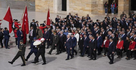 Anıtkabir'de 23 Nisan töreni yapıldı