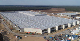Satışları ilk kez düşüşe geçen Tesla, Almanya'daki fabrikasında 400 kişiyi işten çıkarmayı planlıyor