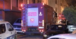 Sultangazi'de dört katlı binanın bodrum katında yangın: İki kişi dumandan etkilendi