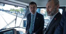 İmamoğlu, elektrikli metrobüsün test sürüşüne katıldı