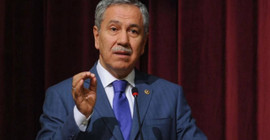 Bülent Arınç: O olaydan sonra Özgür Özel benim kahramanımdır