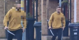 Londra'da kılıç sallayan saldırgan 13 yaşında bir erkek çocuğunu öldürdü