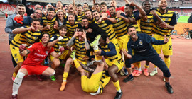 Eski UEFA Şampiyonu Parma üç sezonun ardından Serie A'ya yükselmeyi garantiledi