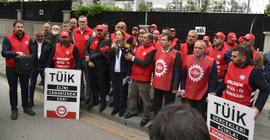 DİSK'ten TÜİK önünde protesto: Sürekli enflasyonu düşük gösteriyor