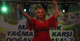 Sanatçı Pınar Aydınlar’a hapis cezası