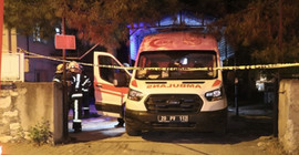 Ambulansta oksijen tüpü alev aldı: İki sağlıkçı yaralandı