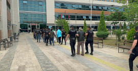İzmir'de uyuşturucu operasyonu: 64 gözaltı