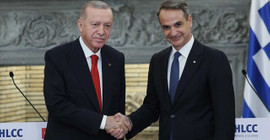 İkili görüşme öncesi Erdoğan ve Miçotakis'ten 'barış' mesajları: Önyargılarla bezeli duvarları yıkmak elimizde