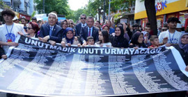 Özgür Özel, madencileri anma töreninde: Soma'da artık biz varız, mücadeleye yerelden omuz vereceğiz