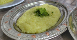 İrmik helvasının çok daha lezzetli olmasını sağlayacak tüyo. Bu tarifle irmik helvası daha lezzetli oluyor