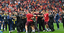Derbi öncesi futbolcular arasında gerginlik