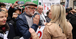 İngiltere'de İşçi Partisi'nin eski lideri Jeremy Corbyn bağımsız aday oluyor